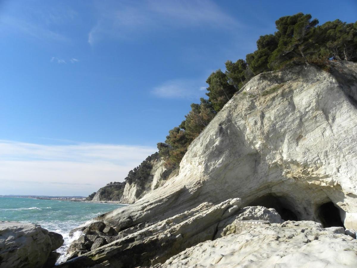 Mare Di Stelle Bed and Breakfast Sirolo Exteriör bild